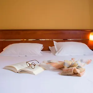 Brit Rennes St Gregoire - Le Villeneuve Hotel